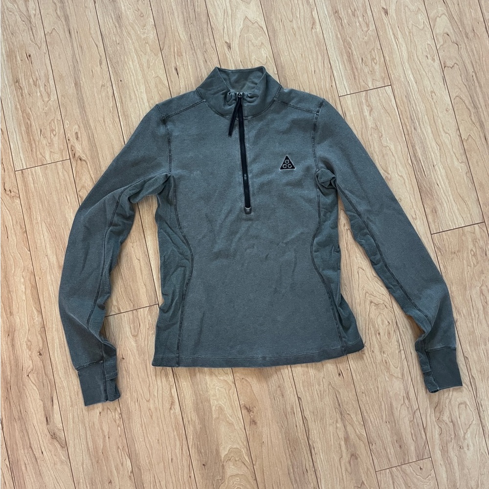 Nike Women’s ACG Steeple Rock 1/2 Zip Baselayer